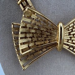 Vintage Monet Necklace Gold Tone Bow 16”