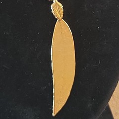 Gold-plated Metal Leaf Pendant and Necklace Vtg Textured 17” in Box Australian