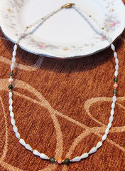 Vtg Mother of Pearl Oval Pear Beads Coral Jade Glass Bead Barrel Clasp Necklace