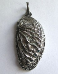 1-15/16in LARGE VINTAGE STERLING SILVER ENAMEL ABALONE CLAM SEA SHELL PENDANT
