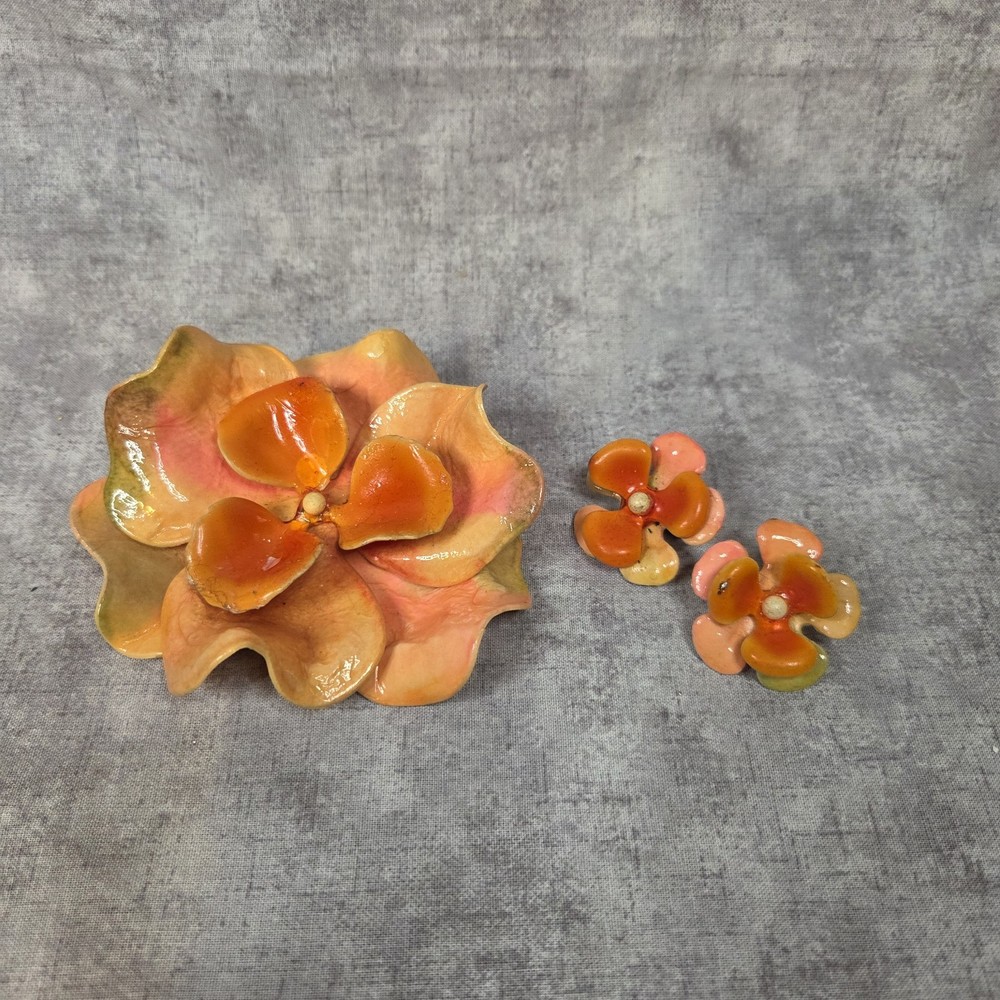 Vintage Peach Molded Celluloid Early Plastic Flower Pin Brooch Earring Set Fair