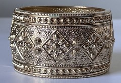 Graziano CN Bracelet Bangle Etruscan Revival Gold 2” Wide Hinged Clamper