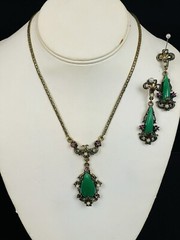 Vintage Unsigned Faux Jade Gems Drop Necklace Earring Set Victorian Style READ