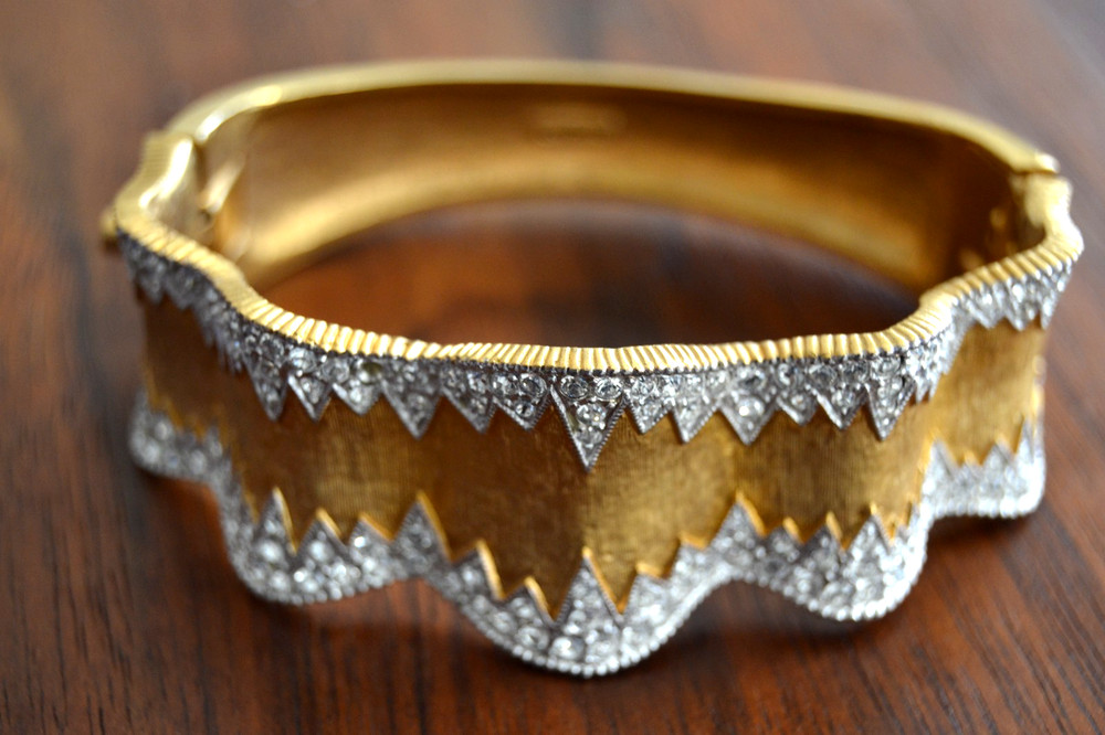 Vintage CIRO Inset White/Clear Crystal Rhinestone Bracelet Bangle Gold Tone READ