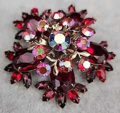 Vintage gold-toned Brooch featuring Ruby Red Navette and round Aurora Borealis