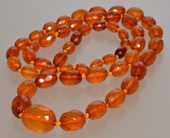 NATURAL FACETED HONEY AMBER BEAD NECKLACE C.1950