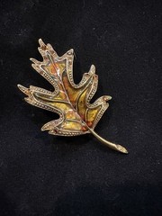 Vintage Beautiful LC Lauren Conrad Enamel Leaf Brooch