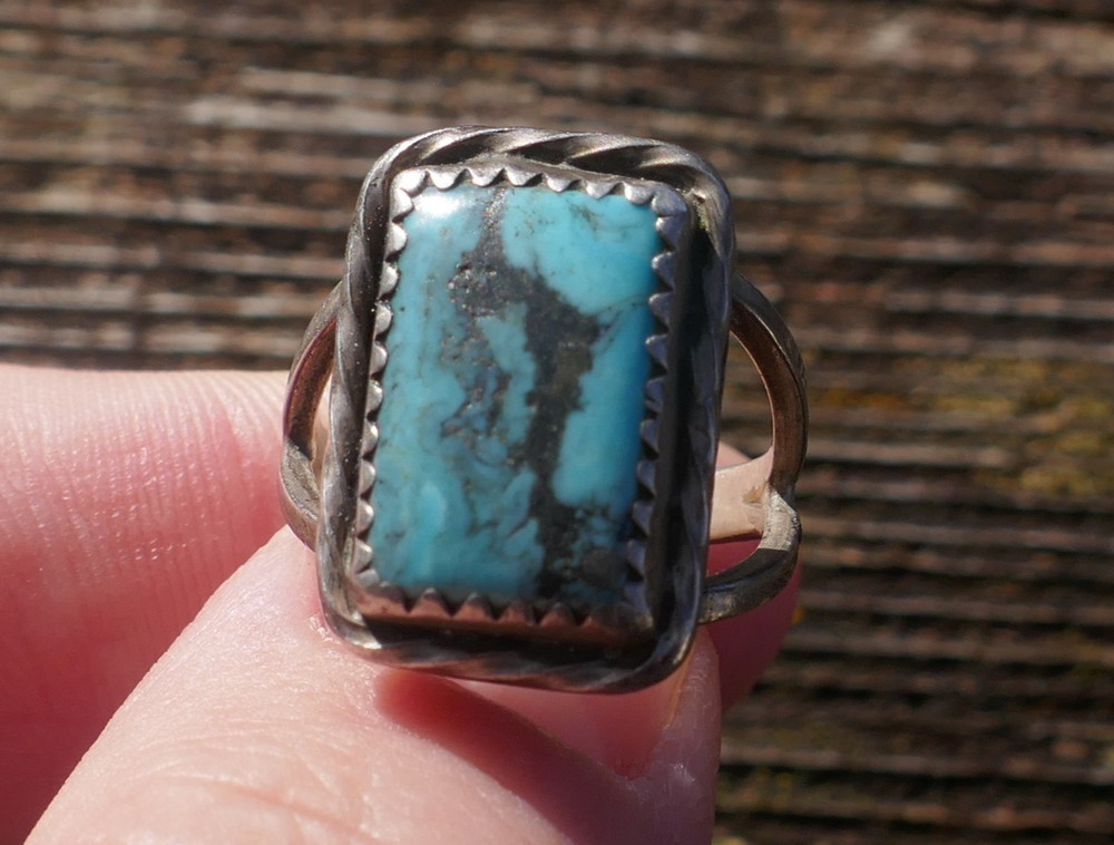 Vintage Southwest Style Sterling Silver & Turquoise Ring – Size 4.25