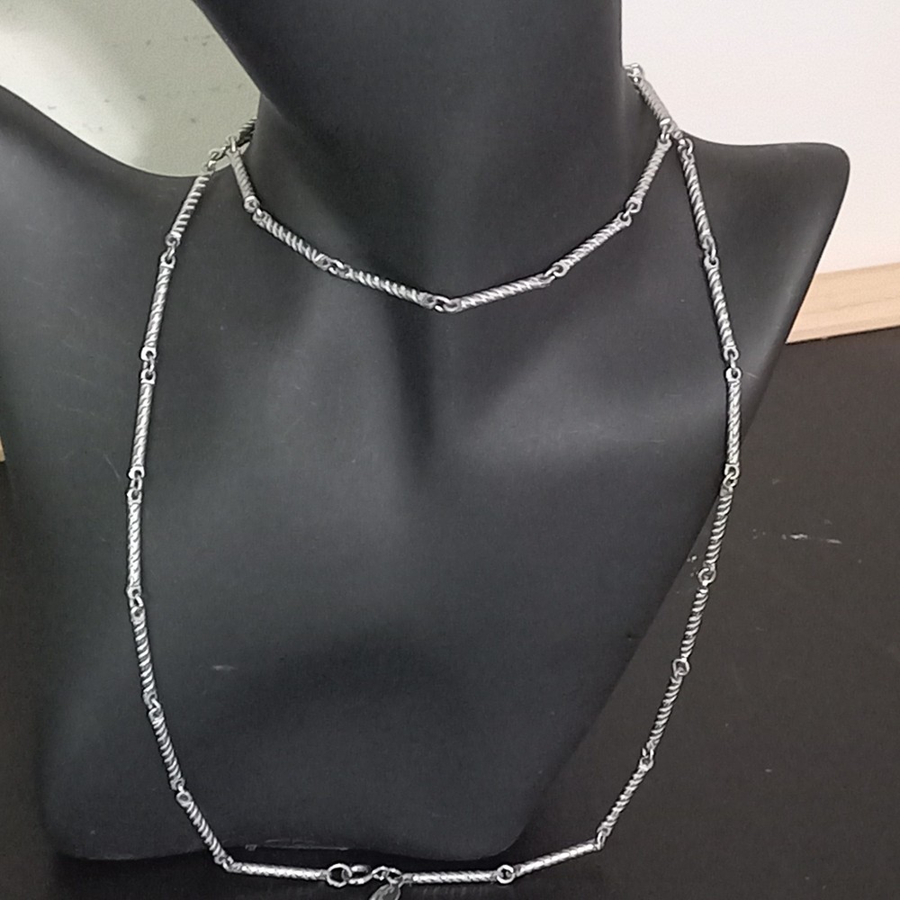 Vintage Signed Roget TM Silver Tone 24″ Opera Length Twisted Rope Bar Chain Neck