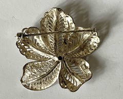 935 German silver flower shaped brooch, 4cms wide