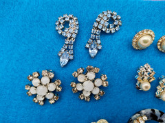 Lot of 14 Pairs Vintage Retro Silver Tone Pearl RHINESTONE EARRINGS Clip Post