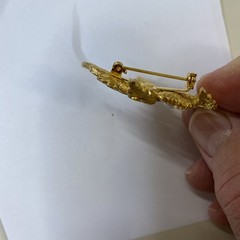 Vintage Maple Leaf Brooch Gold Tone Pin With Faux Pearl Bright And Shiny 2”