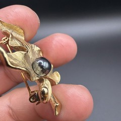 Vintage Gold Tone Maple Leaf Brooch Pin with Faux Black Pearl Center, 1960s