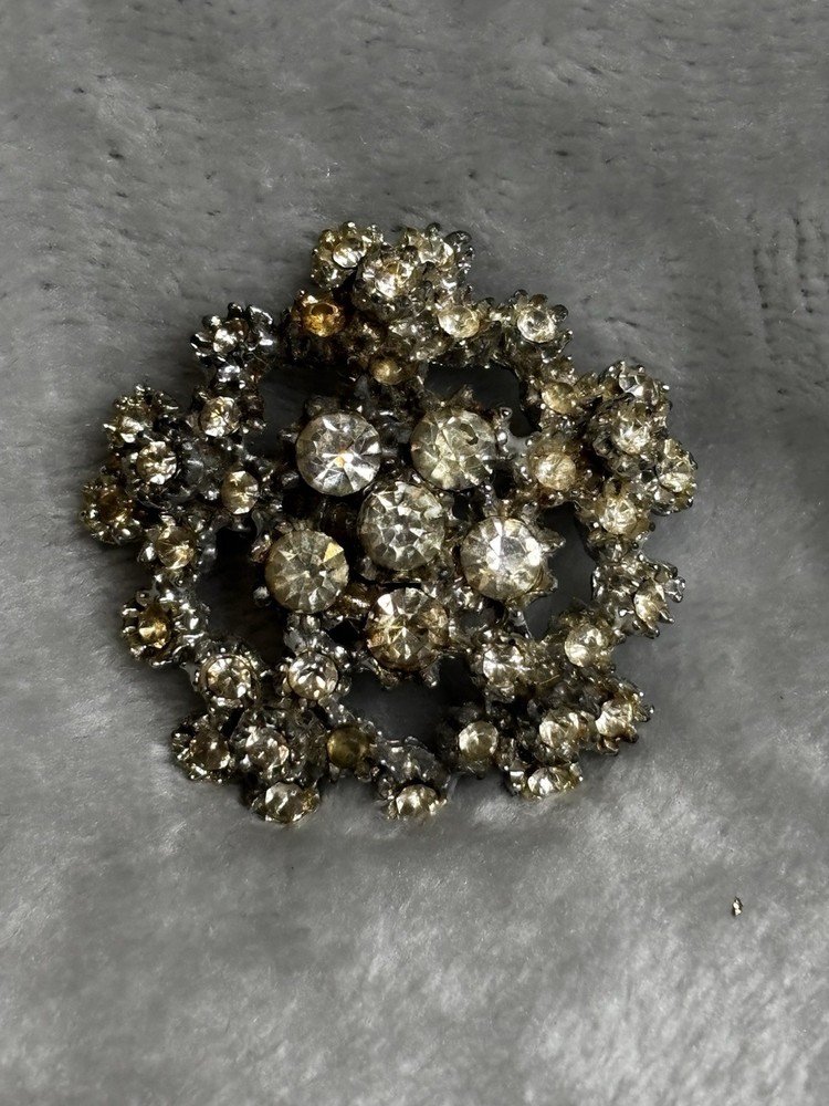 Vintage Cluster Rhinestone Brooch Pin Silver Tone Round Art Fashion