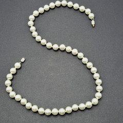 Career Classic Knotted Coated Glass Faux Pearl Silver Tone Vintage Necklace