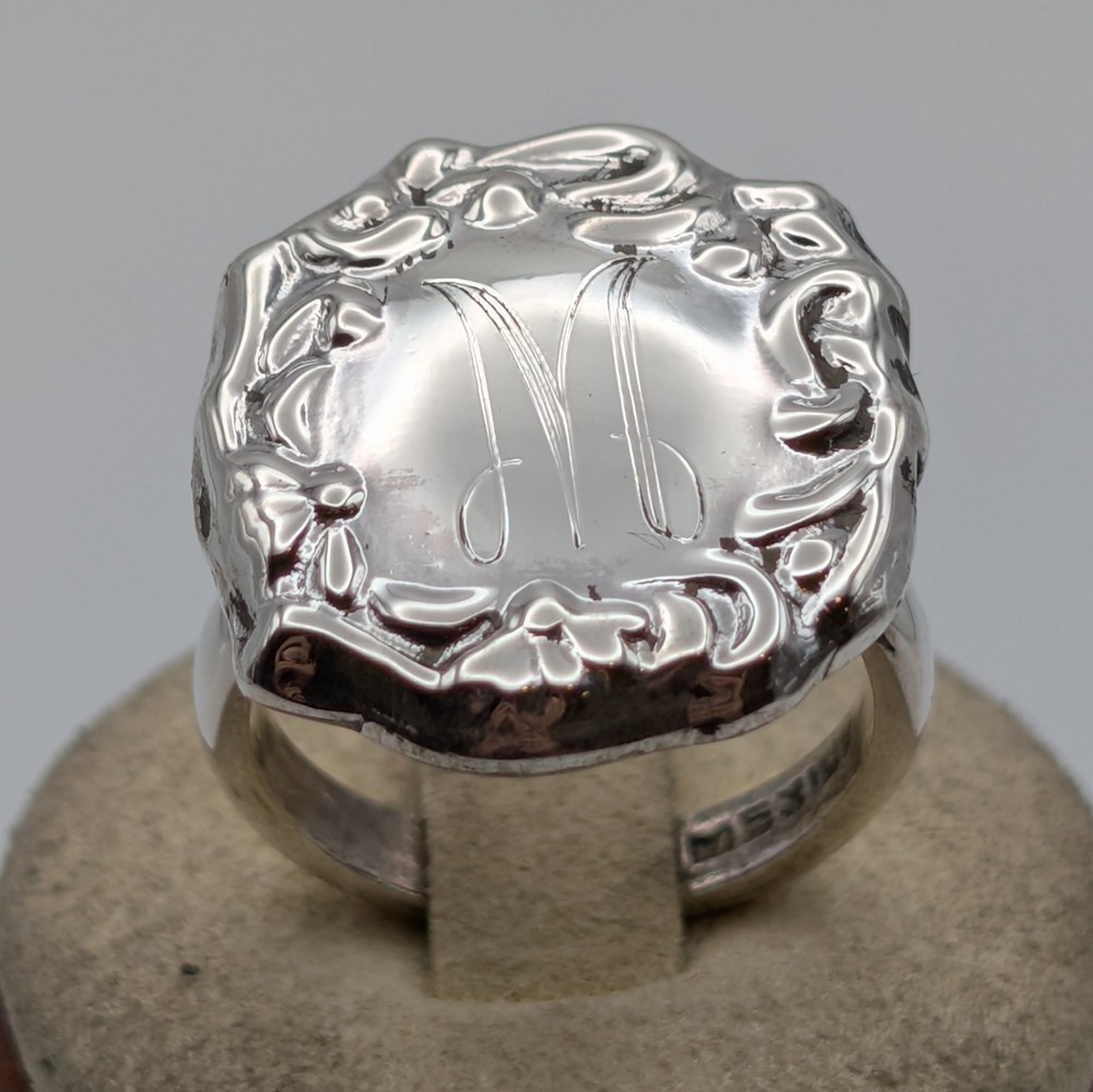 Vintage 925 Sterling Silver Monogram M Repousse Signet Statement Ring Size 6.5