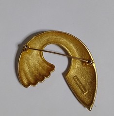 80s Casual Corner Brushed Metal Gold Tone Brooch Signed 2-1/8″
