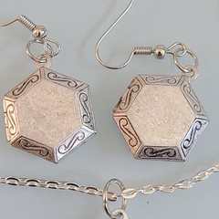 Vintage NOS Silver Hexagon Locket Necklace & Earrings Set – 20″ Magnetic Clasp