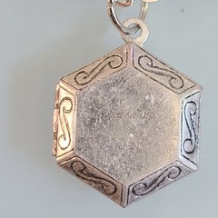 Vintage NOS Silver Hexagon Locket Necklace & Earrings Set – 20″ Magnetic Clasp