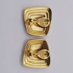 MONET Modernist Asymmetrical Gold Tone Clip On Classy vintage Earrings Signed