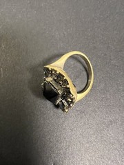 Vtg RETRO Mid-Century Brass Gold Tone Black Glass Rhinestone Ring Sz 10 Womens