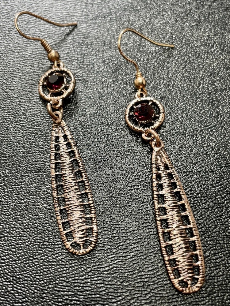 Vintage 2.5” Purple Crystal Rhinestone Rose Gold Metal Dangle Earrings