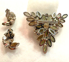 Juliana – DeLizza & Elster brooch and earrings – 1960’s – REDUCED