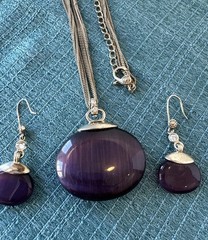 VTG Monet Gold Tone 4 Strand Chain Purple Cat’s Eye Pendant Necklace & Earrings