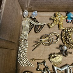 Vintage to Modern Broochs Pins Hat Pins Lot of 61 Pieces All Wearable