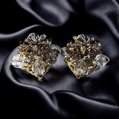 Vintage 1” Clip On Beaded Glass Earrings – Brown Clear – Gold Filigree – c1950s