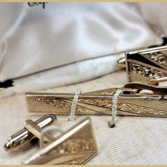 Cufflinks Tie Clip Set Gold Tone Styled by Fifth Avenue Vintage Original Box