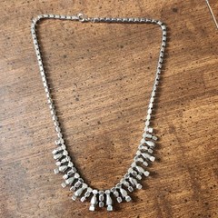 Vintage Clear Glass Rhinestone Bib Necklace Silver Tone Teardrop Collar 15.5in