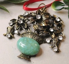 Vtg Antiqued Brassy Tone FLOWERS in Vase Acrylic Faux Peking Glass 2.25″ Pendant