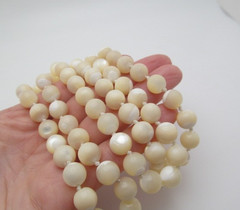 Vintage Mother of Pearl Iridescent 10mm Knotted White Beige Necklace 32 In