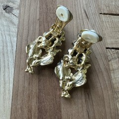 Vintage Artisan Clip Earrings 1.75 Inch Hematite Stones Grape Cluster Gold Plate