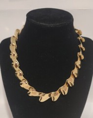 Vtg MONET Goldtone Necklace! EUC