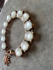 Vintage Beautiful Pale Green Button Disc Bracelet GV9 Marked