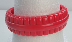 Vintage Pink Plastic Textured Bangle Bracelet 7.5 Inch 21 mm Wide Retro