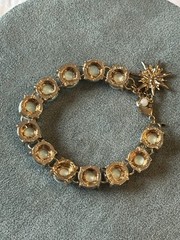Vintage Beautiful Pale Green Button Disc Bracelet GV9 Marked