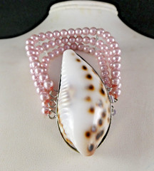 Pretty Seashell Bracelet Pink Pastel Beads Large Shell Silver Plated Metal