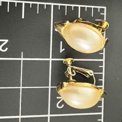 Napier Vintage Faux Pearl Gold Tone Screw Back Clip On Earrings 1″ Old Money 80s