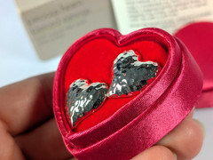 Vtg Avon Precious Hearts Silver Plated Hammered Pierced Earrings Satin Heart Box