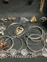 Vintage To Modern Cosrume Jewlery Lot Gold And Silver Tone Necklaces And More!