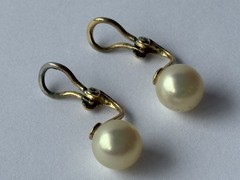Ciner Vintage Faux 10mm Pearl Gold-Tone Clip-On Earrings Signed 0.6 Inches