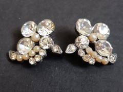 VINTAGE PAIR RHINESTONE PEARL PINS