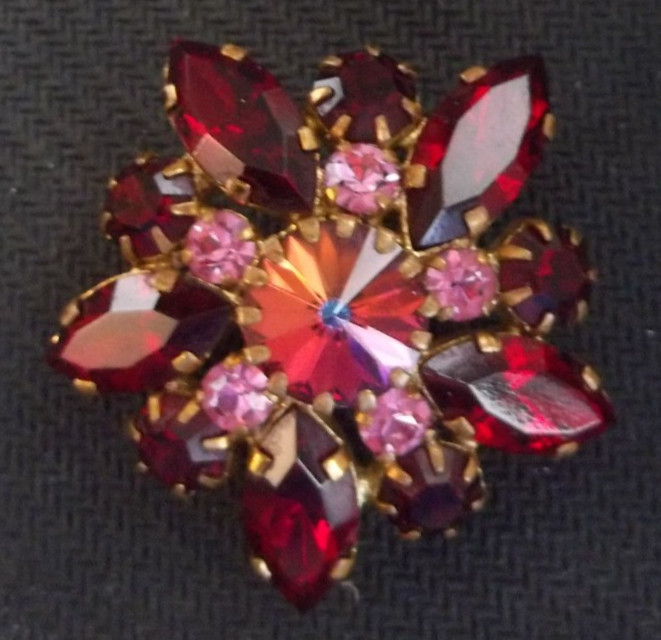 Vintage Austria Red & Pink Rhinestone Brooch 1.5″ Floral Cluster Gold‑Tone