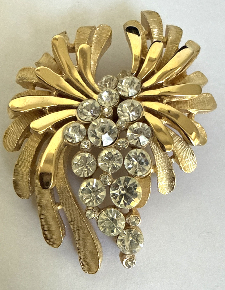 VTG Signed Crown Trifari Gold Tone Rhinestone Brooch Pin Abstract 2.25″
