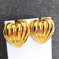 Vintage Signed Avon Gold Tone Textured Ribbed Heart Romantic Love Post Earrings