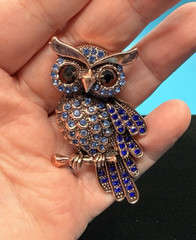 Multi Color Blue Rhinestones Owl Rose Gold Tone Metal Brooch Pin 2.75″