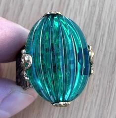 Vintage Emerald Green Glass Ribbed Cabochon Brass Filligree Ring Sz 10 Art Deco